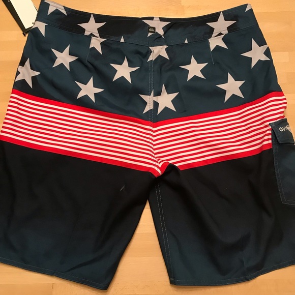 Quiksilver Boardshorts Brand New - Picture 2 of 3